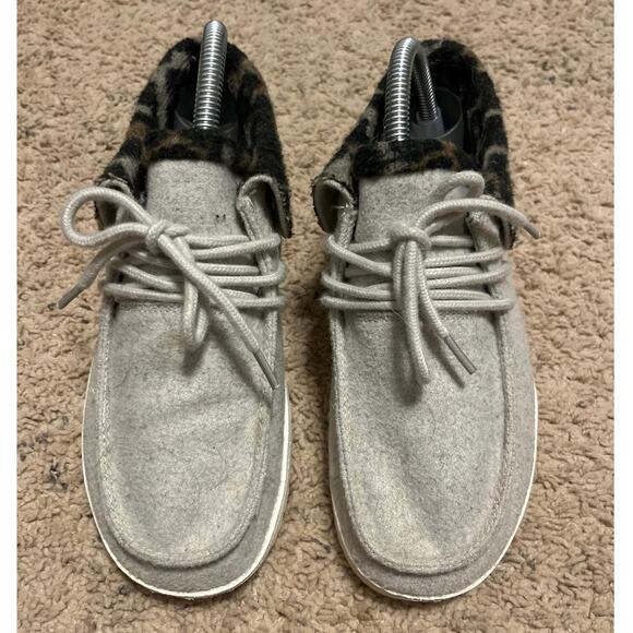 Hey Dude Brit Gray Cheetah Lightweight Casual Slip On Shoe Sz 6 Sneaker Comfort - Picture 2 of 8